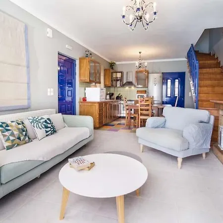 Markantonata Sleeps 5 Pool Air Con Wifi *
