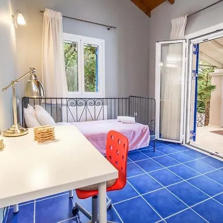 Villa Markantonata Sleeps 5 Pool Air Con Wifi
