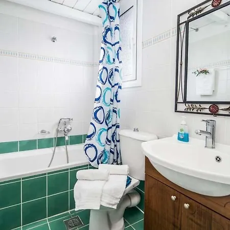 Markantonata Sleeps 5 Pool Air Con Wifi